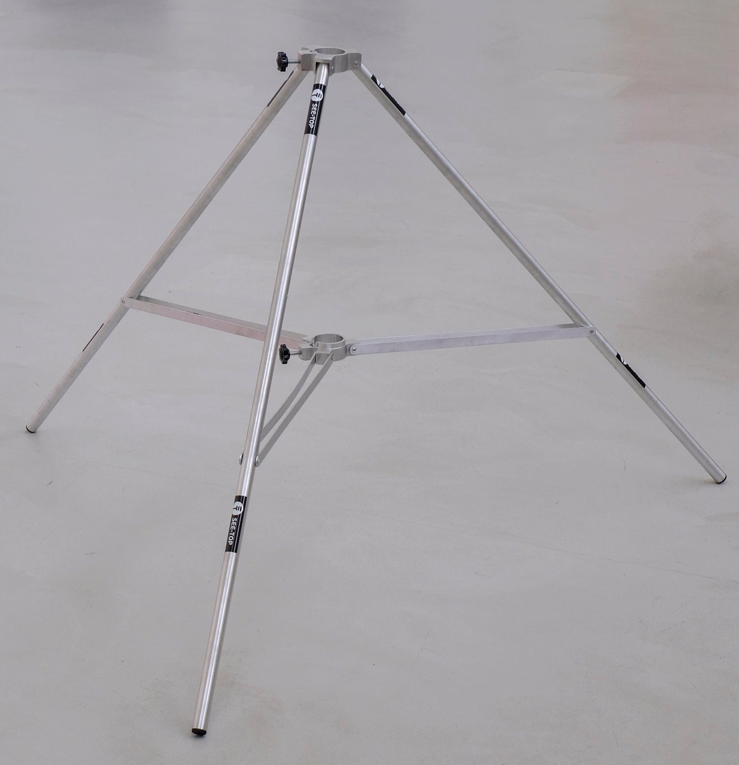 TREPPIEDI PER ASTE TELESCOPICHE